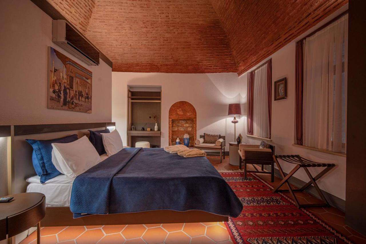 Han 1772 Hotel Стамбул Экстерьер фото A room at the hotel
